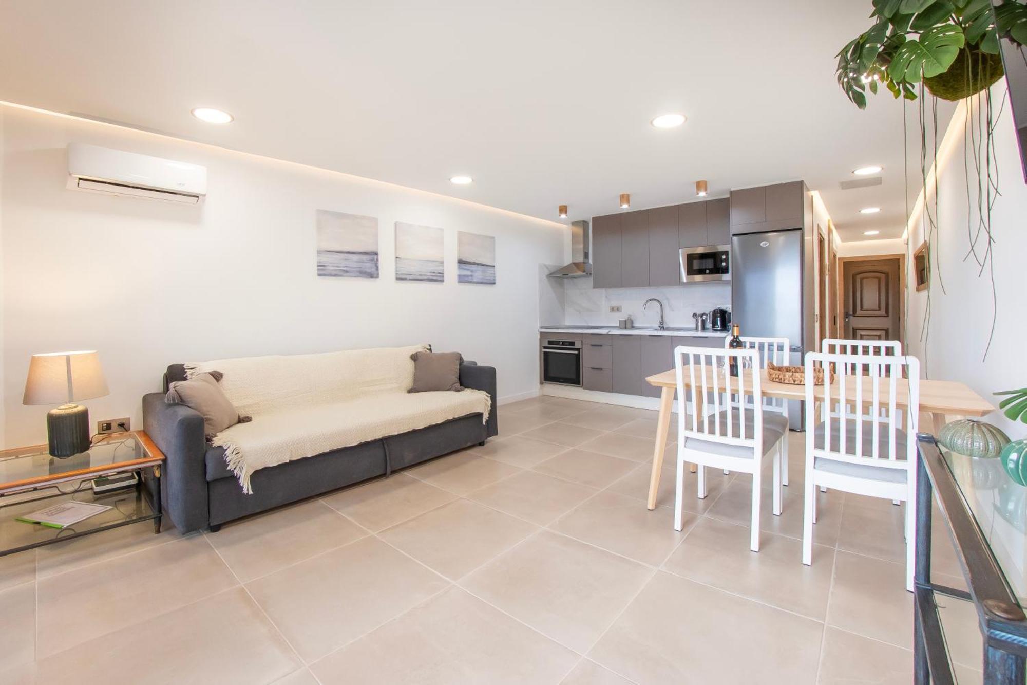 סן מיגל דה אבונה Newly Renovated, Luxurious Apartment With A Heated Pool, 259 מראה חיצוני תמונה