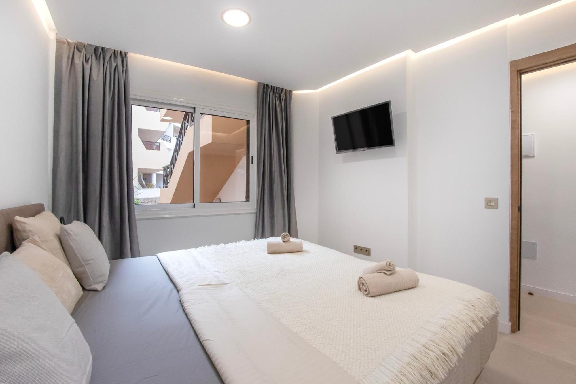סן מיגל דה אבונה Newly Renovated, Luxurious Apartment With A Heated Pool, 259 מראה חיצוני תמונה